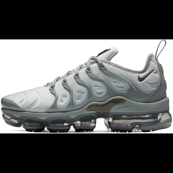 Womens Nike Air Vapormax Plus - Picture 3 of 5